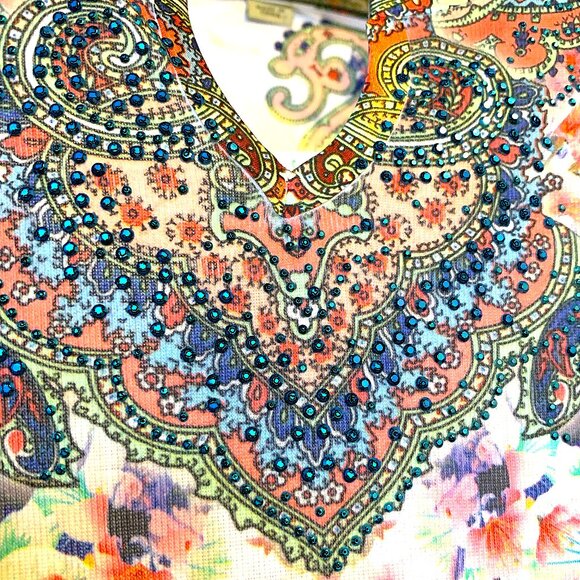 NWT Live and Let Live Embellished Floral Print Top size Large - Picture 5 of 6